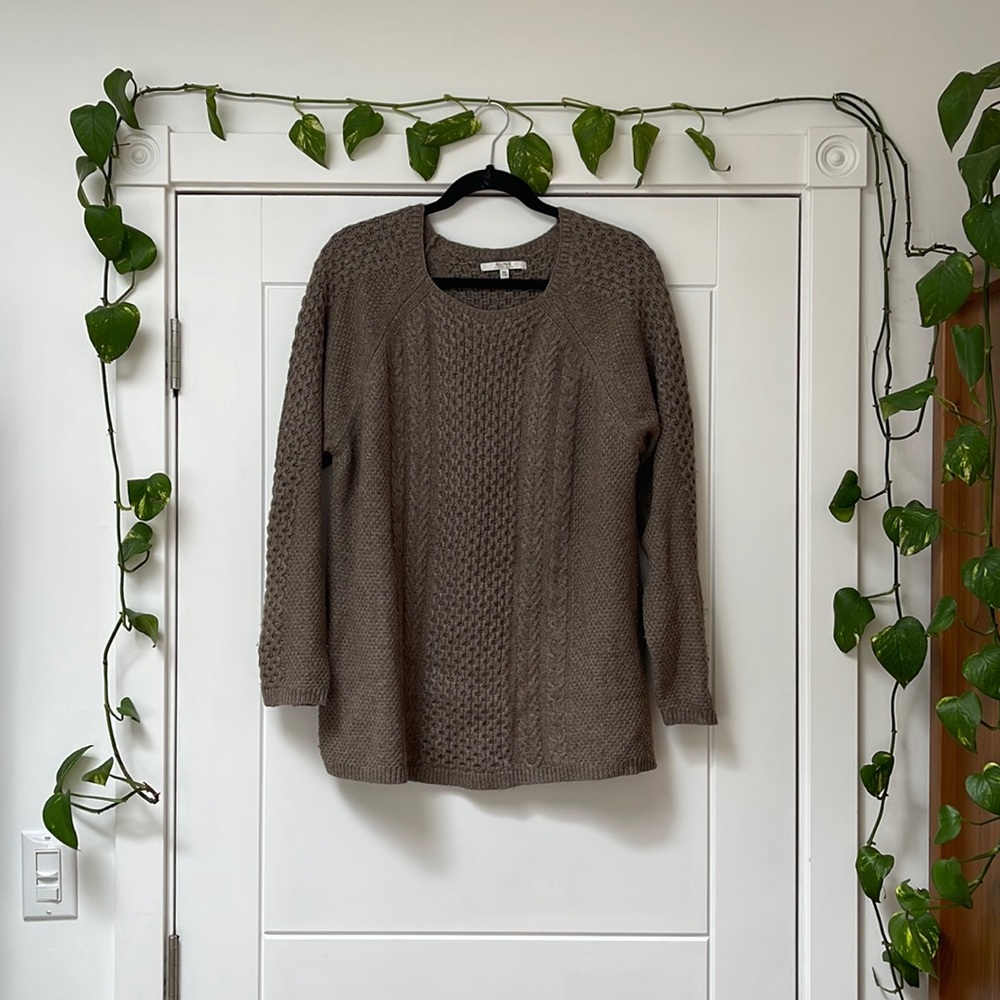 **SOLD** Alfred Sung cable knit sweater